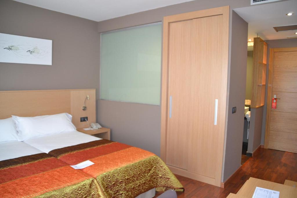 Hotel Vilar Riu De Baix Flix Номер фото